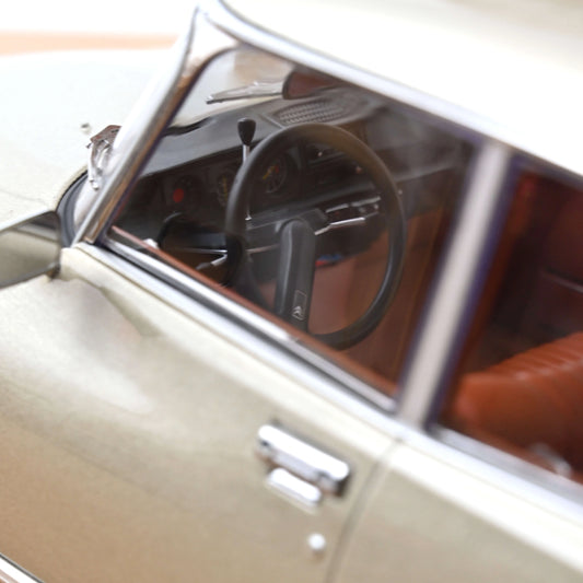 Citroën DS 23 Pallas 1973 – Beige Tholonnet | 1:12 Scale Model by Norev