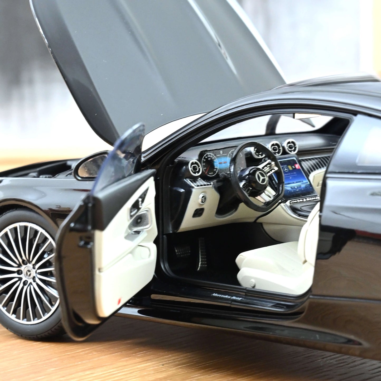 Mercedes-Benz Cle Coupe obsidian black 1/18 Norev