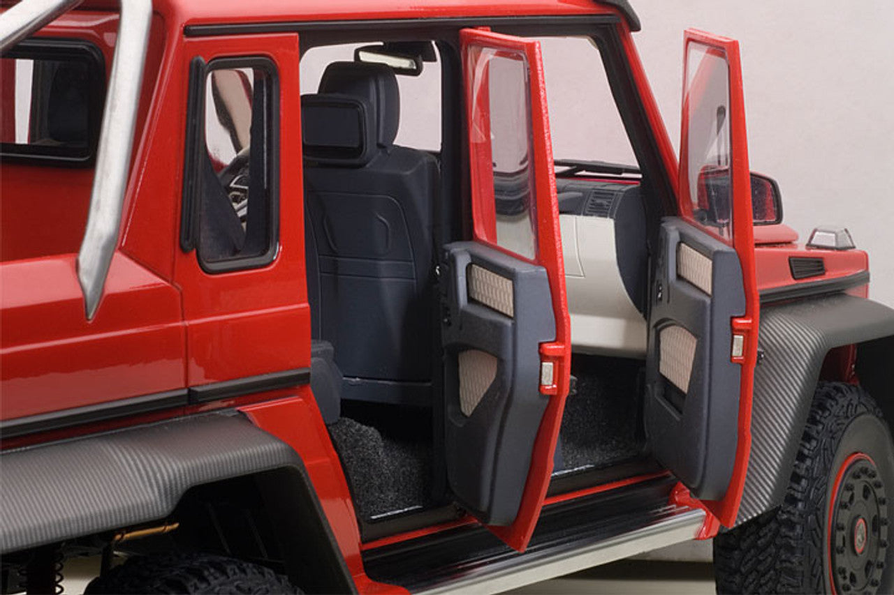 Mercedes-Benz G63 AMG 6x6 1/18 AUTOart
