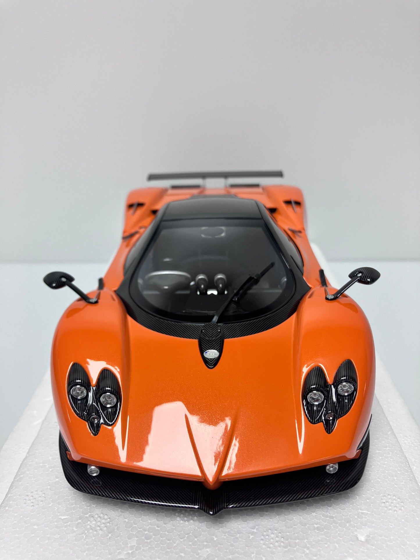 Pagani Zonda F Arancio St. Tropez 1/18 Almost Real