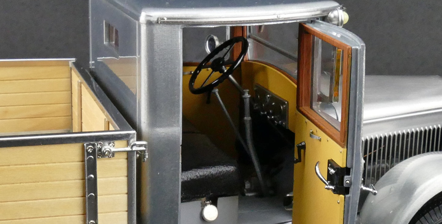 Mercedes-Benz LO 2750 Truck Clear-Finish Version, 1933-1936 1/18 CMC