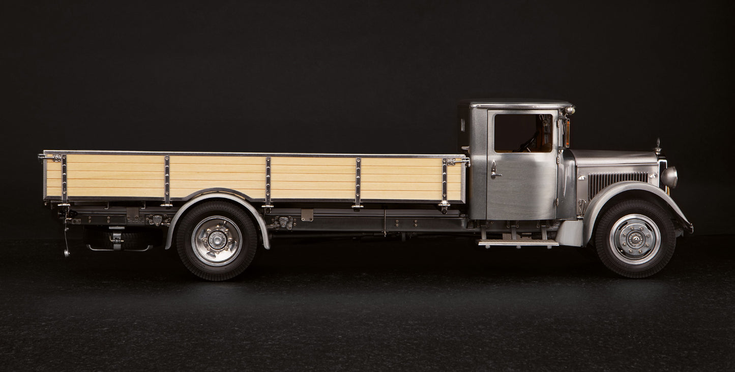 Mercedes-Benz LO 2750 Truck Clear-Finish Version, 1933-1936 1/18 CMC