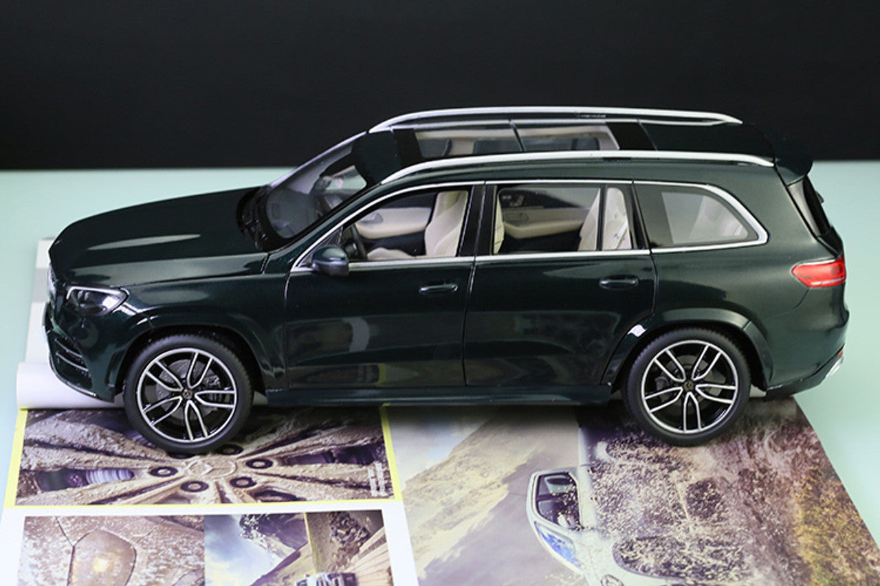 Mercedes-Benz GLS-Klasse 1/18 Jadi Dealer Edition